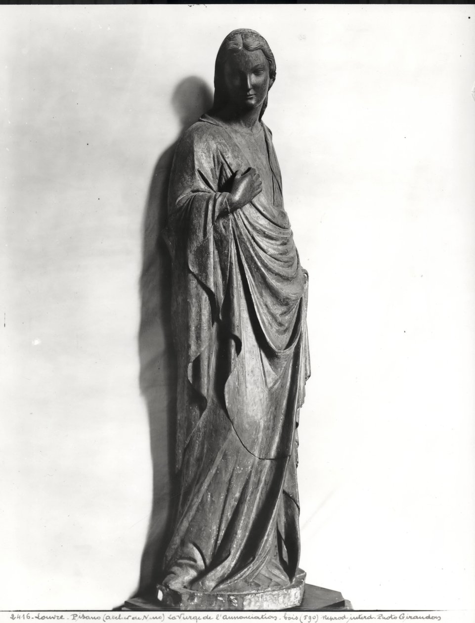 Bebudelsens jomfru (tre) (bw-bilde) av Nino Pisano