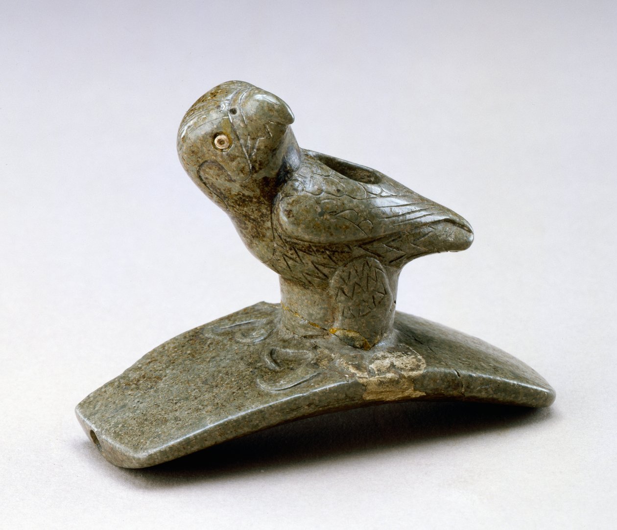 Falcon-bilderør, 200 f.Kr.-100 e.Kr. (rørstein og elveperle) av Ohio Hopewell culture