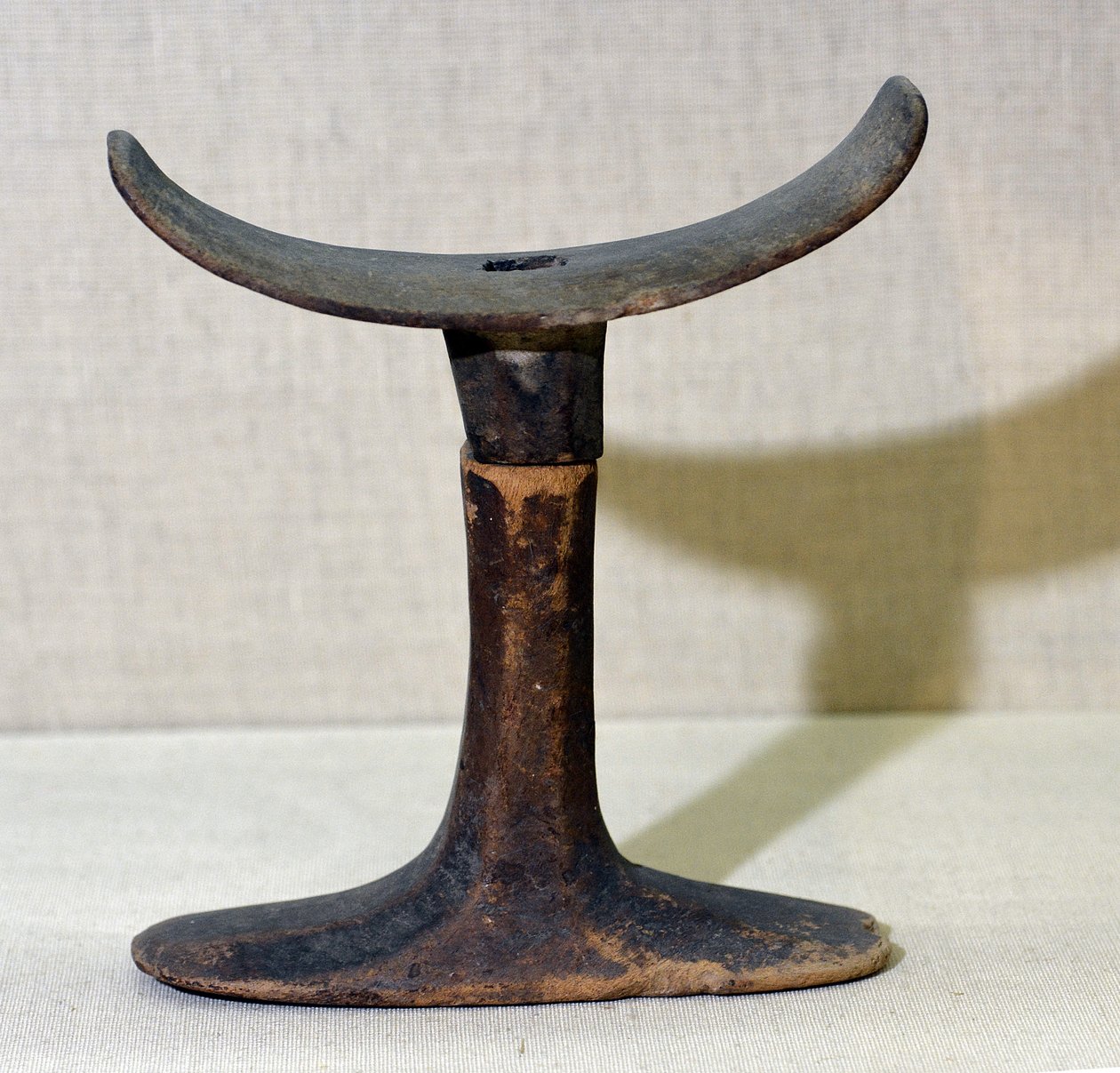 Hodestøtte, ca. 2500-2100 f.Kr av Old Kingdom Egyptian