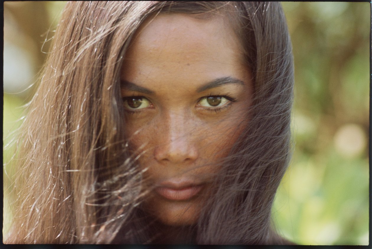 Skuespiller Nancy Kwan fotoseanse av Orlando Suero