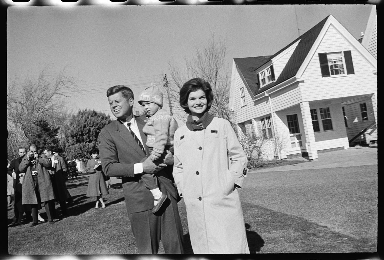John F. Kennedy med Jackie Kennedy og datteren Caroline av Orlando Suero