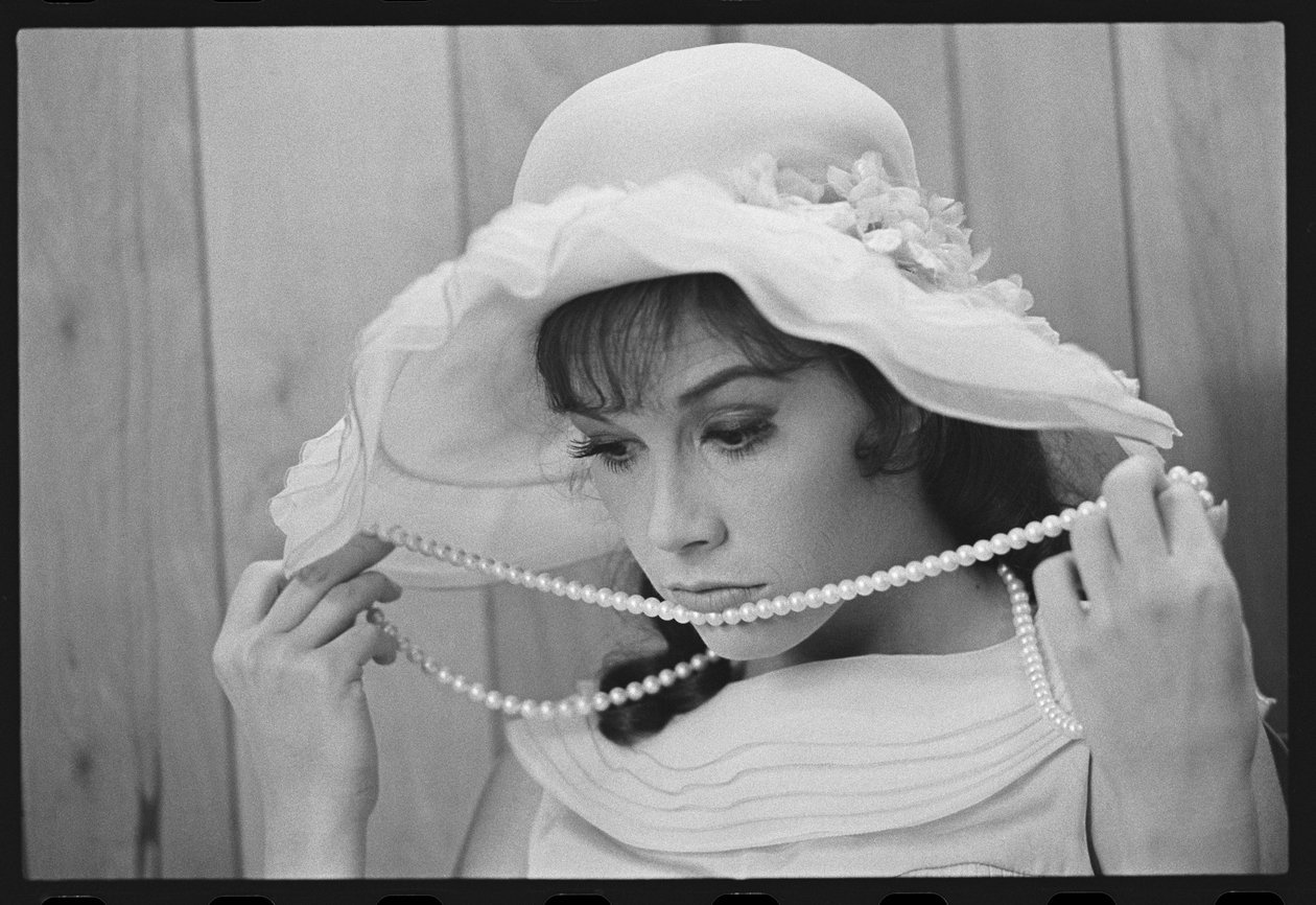 Mary Tyler Moore på settet til "Thoroughly Modern Millie" av Orlando Suero