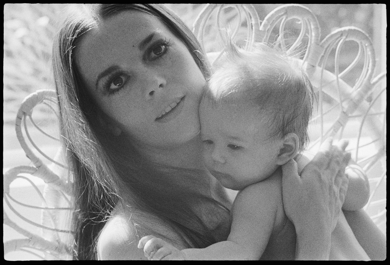 Natalie Wood med datter av Orlando Suero