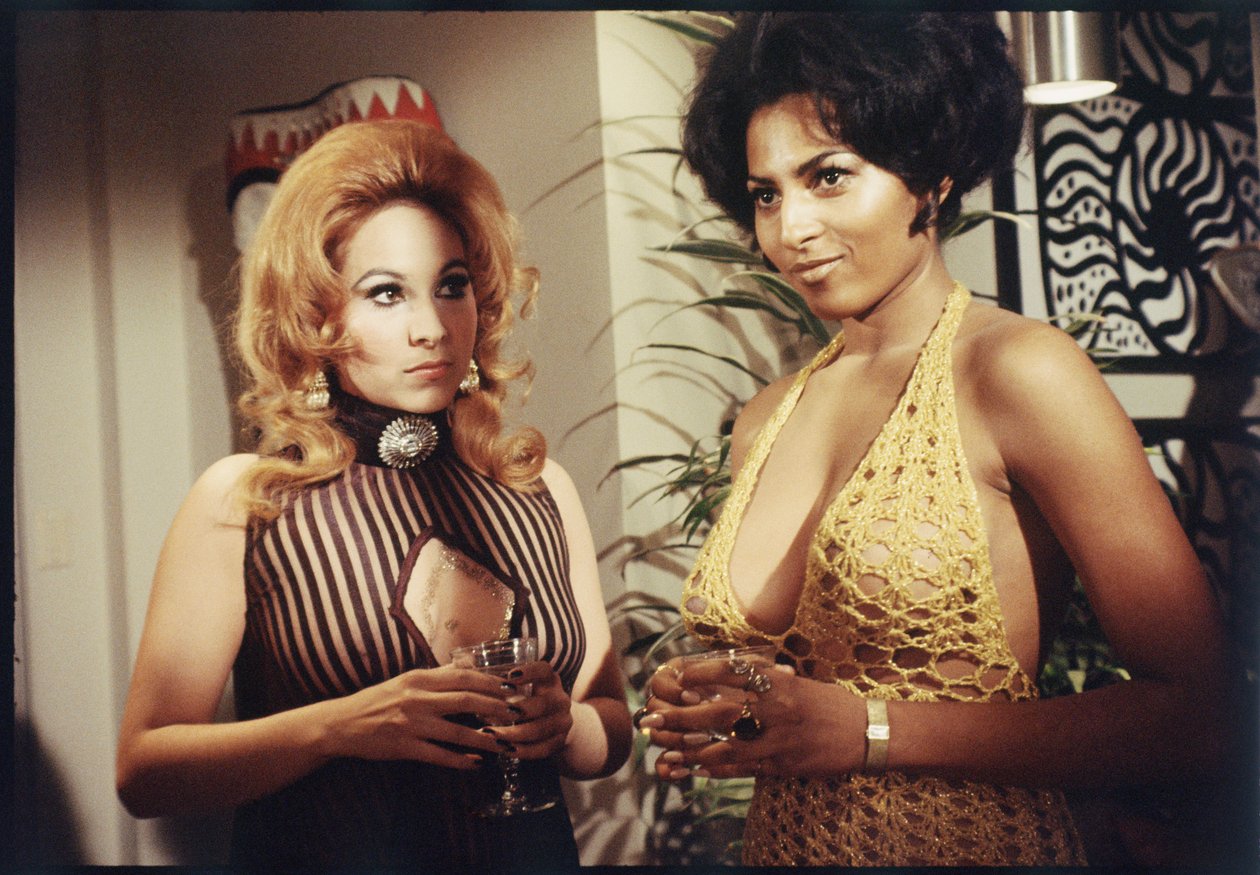 Pam Grier som bakgrunnsekstra på settet av 