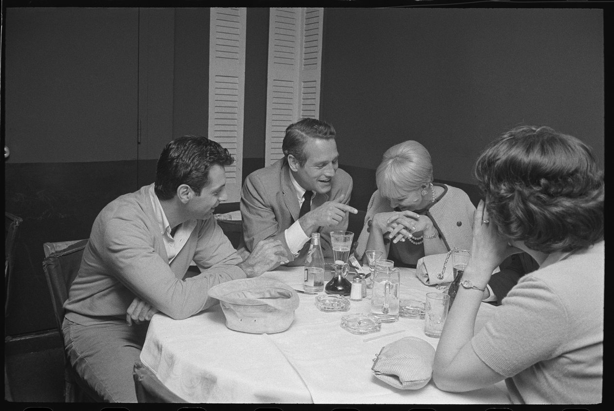 Paul Newman, Mort Sahl og Joanne Woodward fleiper til middag av Orlando Suero