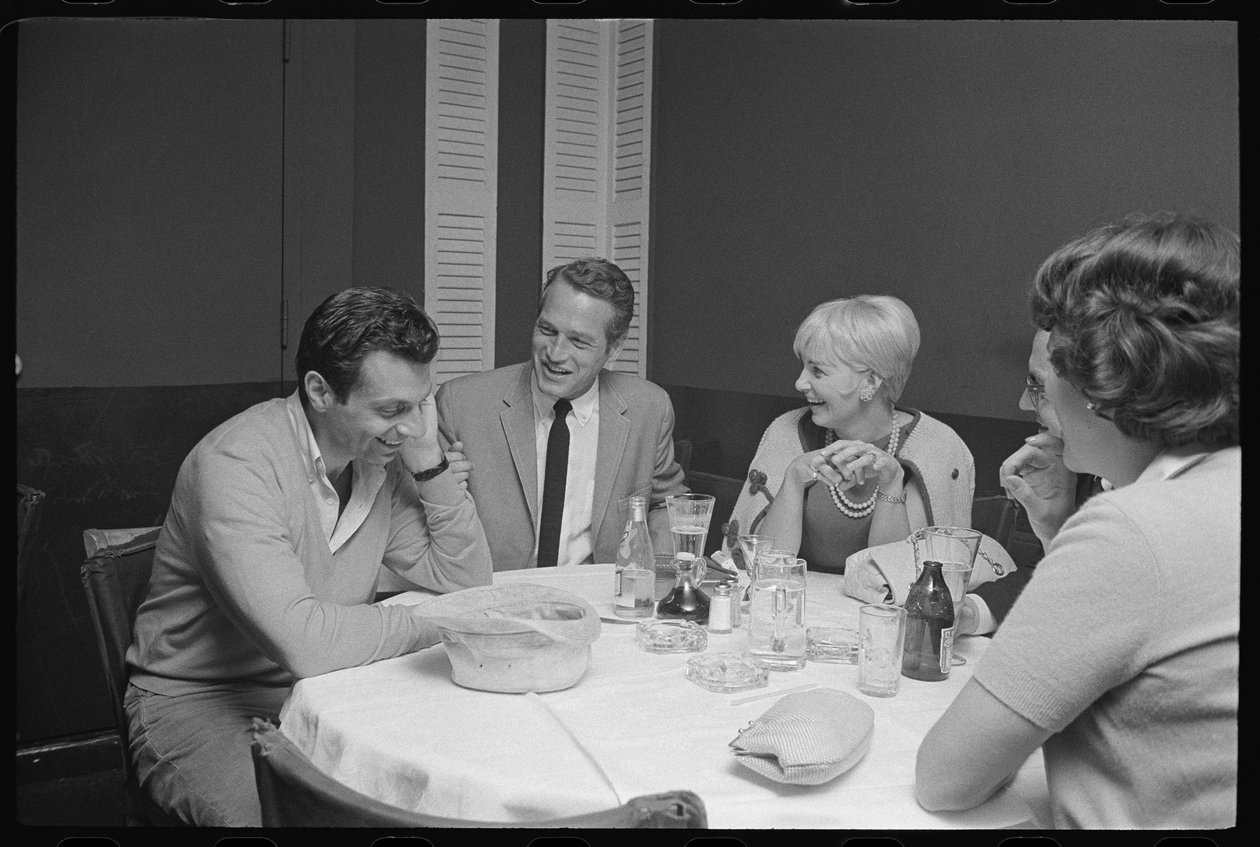 Paul Newman, Mort Sahl og Joanne Woodward fleiper til middag av Orlando Suero