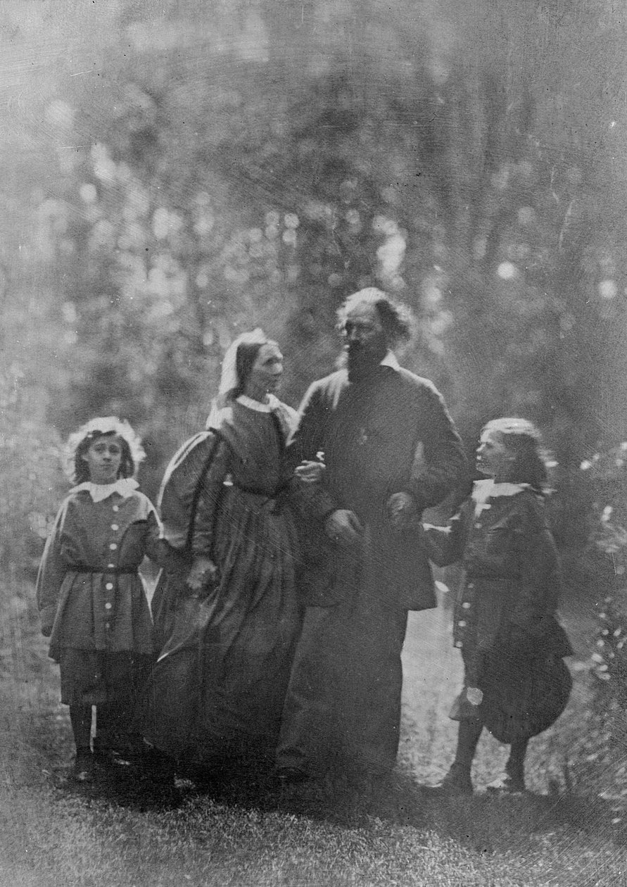 Alfred, Lord Tennyson med sin kone Emily og to sønner, Hallam og Lionel, ca. 1862 (albumtrykk) av Oscar Gustav Rejlander