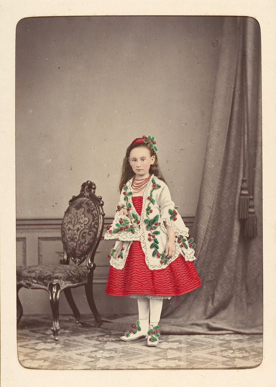 Follett familiealbum med barnekostymer for en findressball, ca. 1880. av Owen Angel