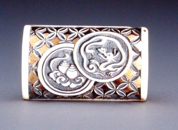 Netsuke med gjennombruddsdesign, ca. 1870 (hjort-gevir) (forsiden av 208395) av Ozaki Kokusai