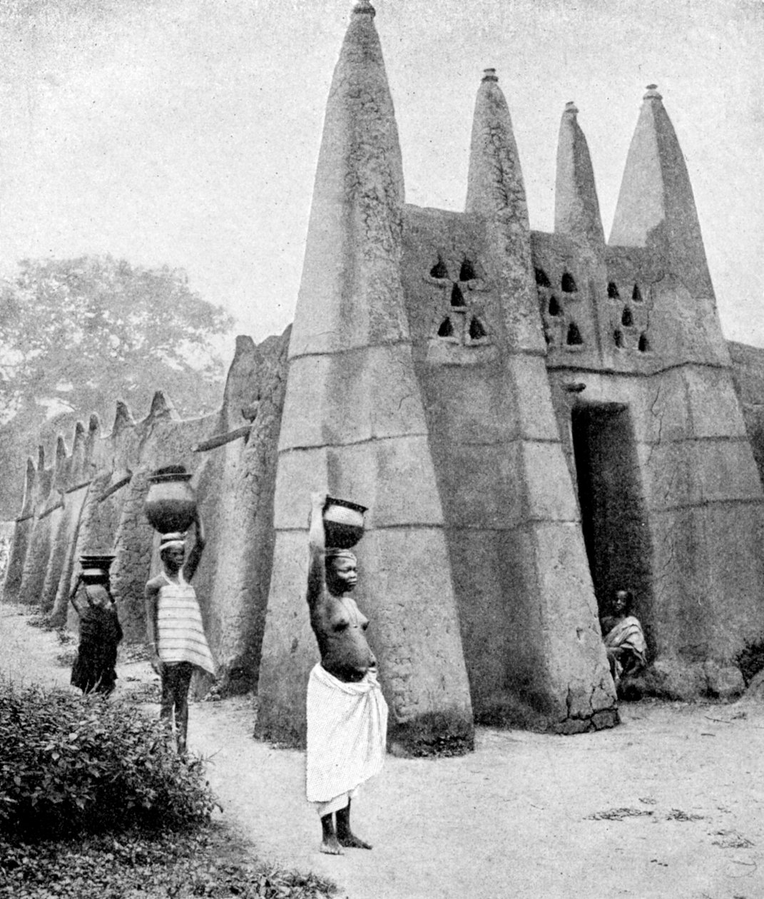 Ashanti-arkitektur, Ghana, 1922 av P. A. McCann