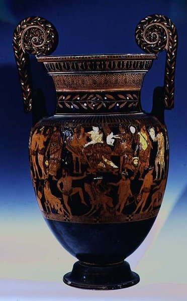 Loftet rød-figur volut-krater, dekorert med en scene med skuespillere og musikere som forbereder en forestilling før Bacchus og Ariadne, gresk, fra Ruvo, 5. århundre f.Kr. (keramikk) (se også 119445-7) av Painter Pronomos