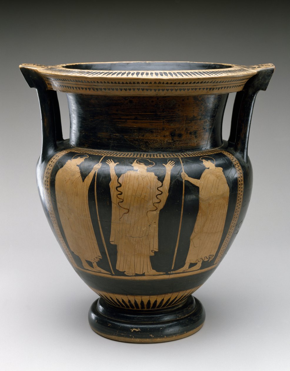 Rød figursøylekrater med scene av en kvinne og to ungdommer, 480-460 f.Kr. (terrakotta) av Painter Syriskos