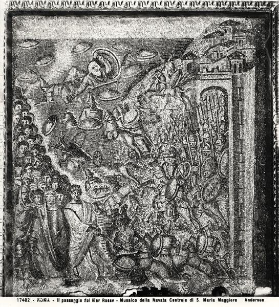 Krysset av Rødehavet, fra midtskipet (mosaikk) (s/hvitt-bilde) av Paleo Christian