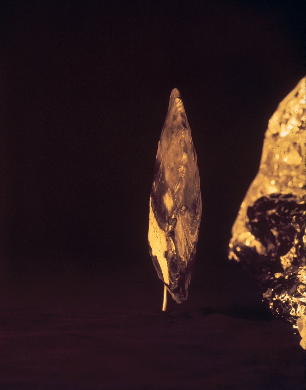 Knappet øks eller spydhode (flint) av Paleolithic
