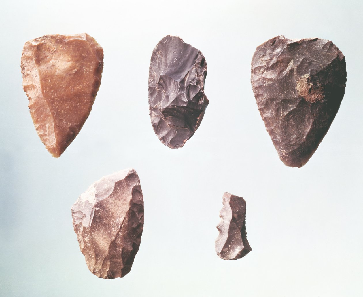 Forhistoriske steinverktøy, fra Grotte de Placard, 80000-35000 f.Kr. (flint) av Paleolithic