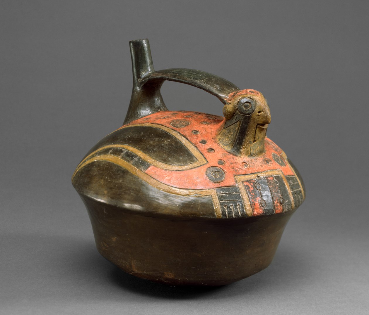 Falcon Vessel, Late Paracas, 300-200 BC (keramikk med harpiksmaling) av Paracas Culture