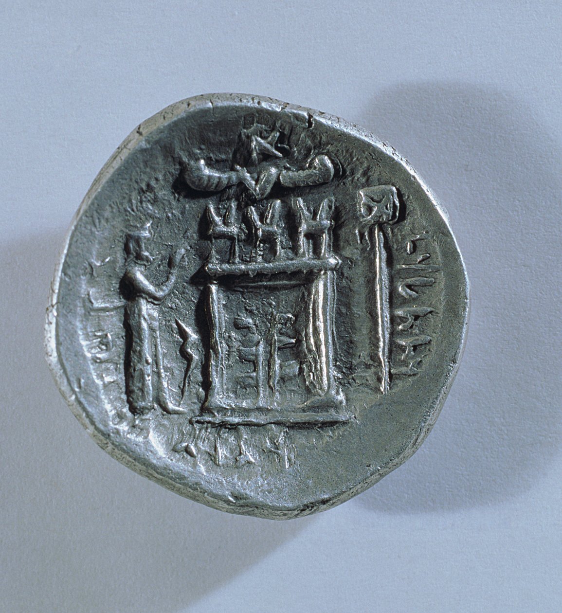 Tetradrachm av Vahbarz, konge av Persis, som viser et zoroastrisk brannalter (omvendt) (se også 180367) av Parthian School