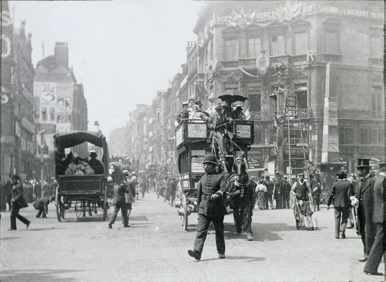 Ludgate Circus, London, forberedte seg til dronningens jubileum, 1897 av Paul Martin