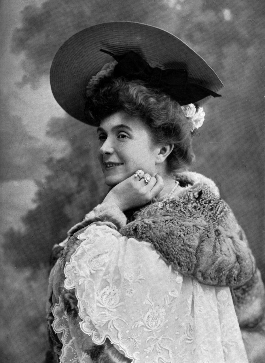 Den franske komikeren Jeanne Thomassin som Suzanne Radiguet i skuespillet "Les trois Anabaptistes" i Paris, foto fra den franske avisen "Le Theatre" oktober 1904 av Paul Nadar