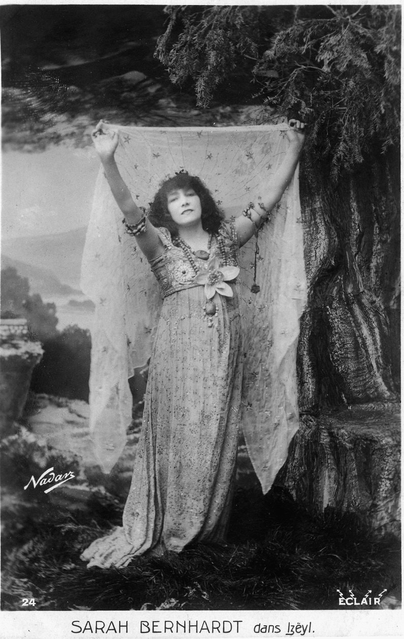 Henriette Rosine Bernard aka Sarah Bernhardt (1844-1923) som Izëyl, postkort (s/hv-bilde) av Paul Nadar