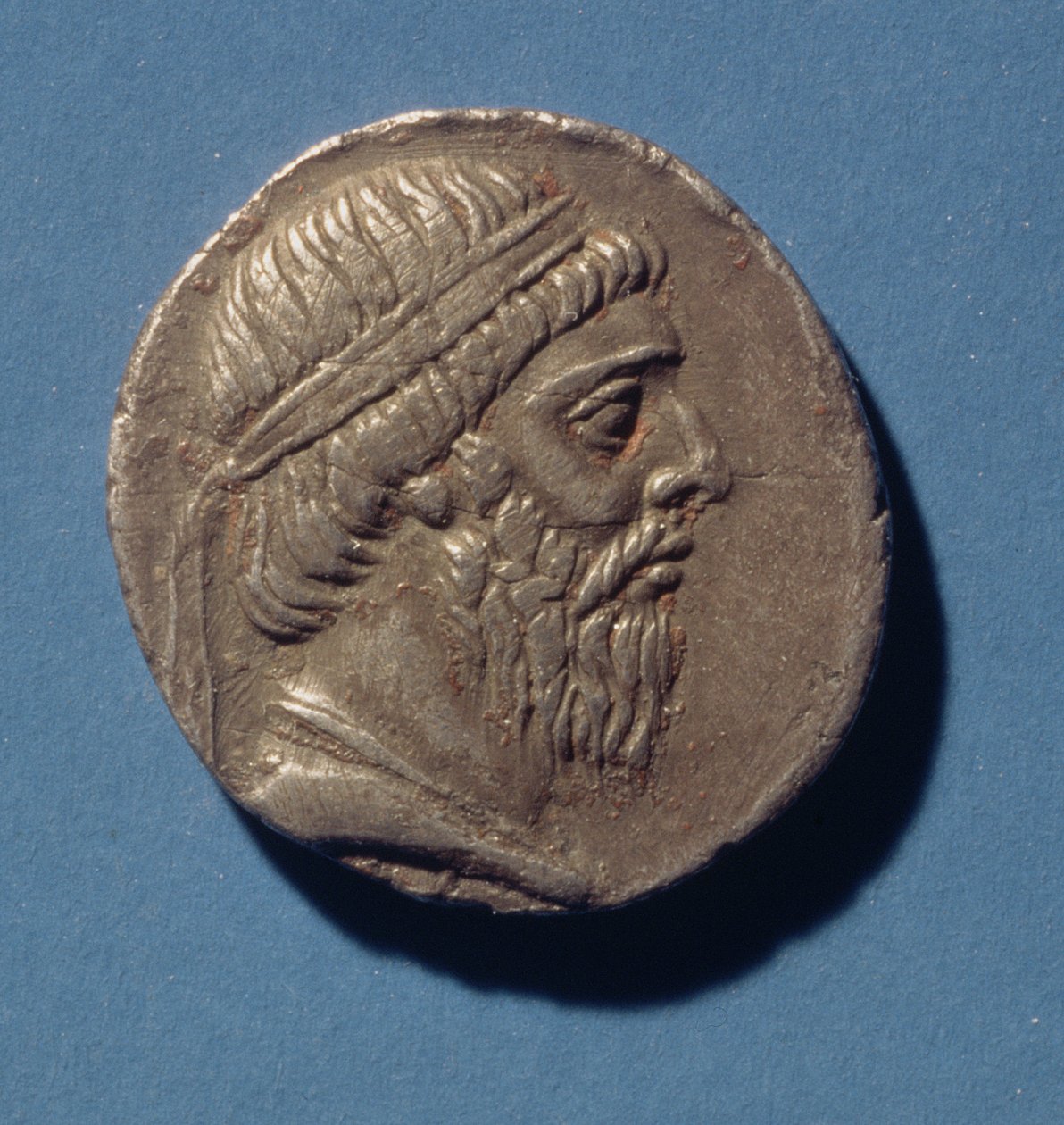 Tetradrachm (forsiden) av Mithradates I, kongen av parthierne (175–138 f.Kr.) (sølv) av Persian