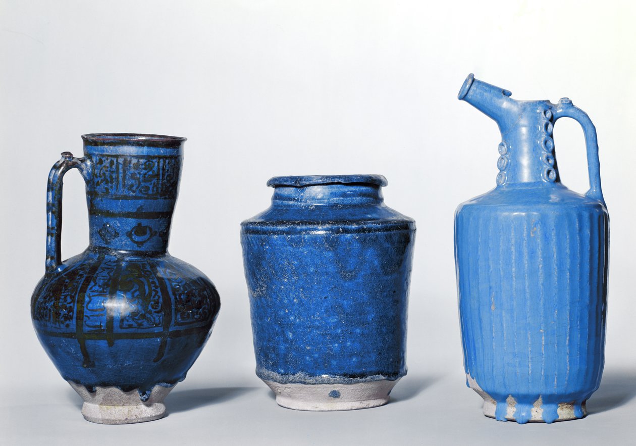 Mugger, med blå glasur, Rayy, 1100-1200-tallet (keramikk) av Persian School