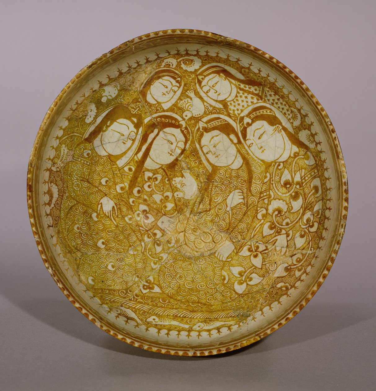 Skål, fra Kashan, Iran, Seljuk-perioden, 1211-12 e.Kr. (steinpasta med glans over glasur) av Persian School