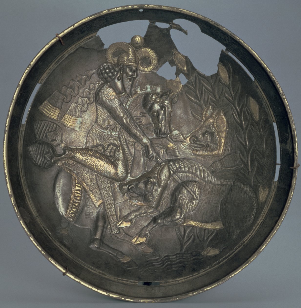 Fat dekorert med en scene av prins Varahran på jakt, Sassanid-dynastiet (226-651) (sølv med forgylling) av Persian School
