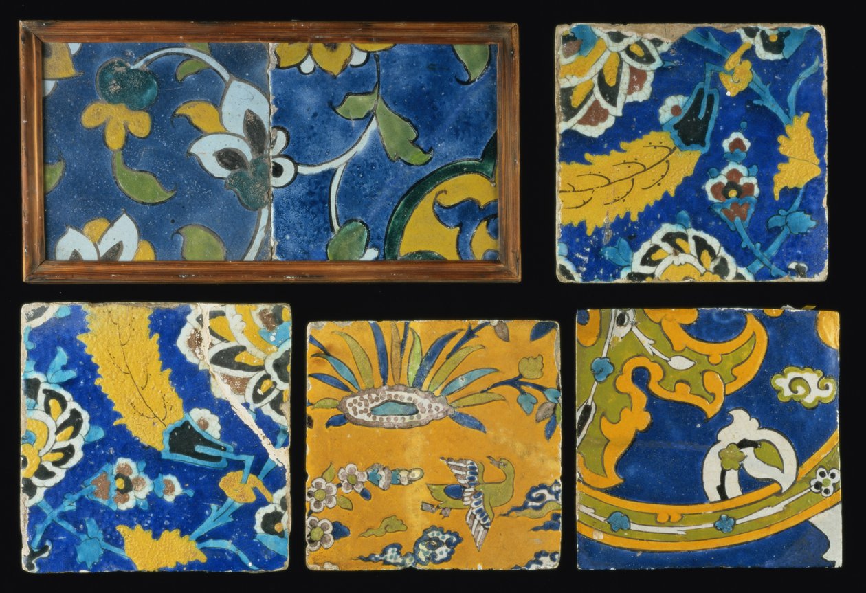 Gruppe av Safavid Cuerda Seca-fliser (keramikk) av Persian School