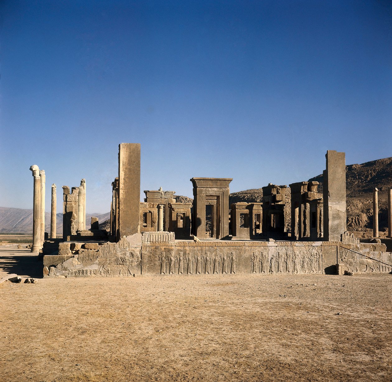 "" palasset til Darius I (550-486 f.Kr.) i Persepolis (Iran) "", stedet for Aimenidenes persiske rike. 6. - 5. århundre f.Kr av Persian School