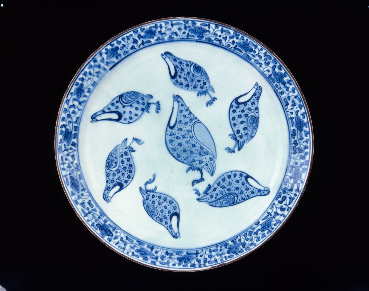 Partridge Dish, Iran, Safavid-periode, 1700-tallet (steinpasta med blått under glasur) av Persian School
