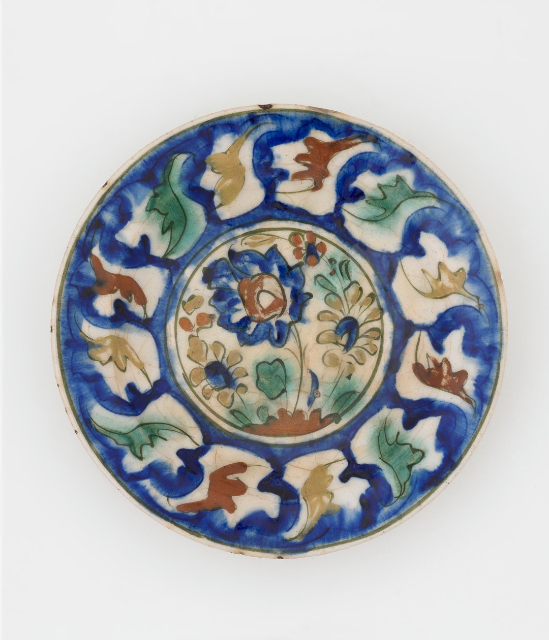 Plate, muligens Tabriz, Iran, Safavid-periode, slutten av 1500-begynnelsen av 1600-tallet (keramikk) av Persian School