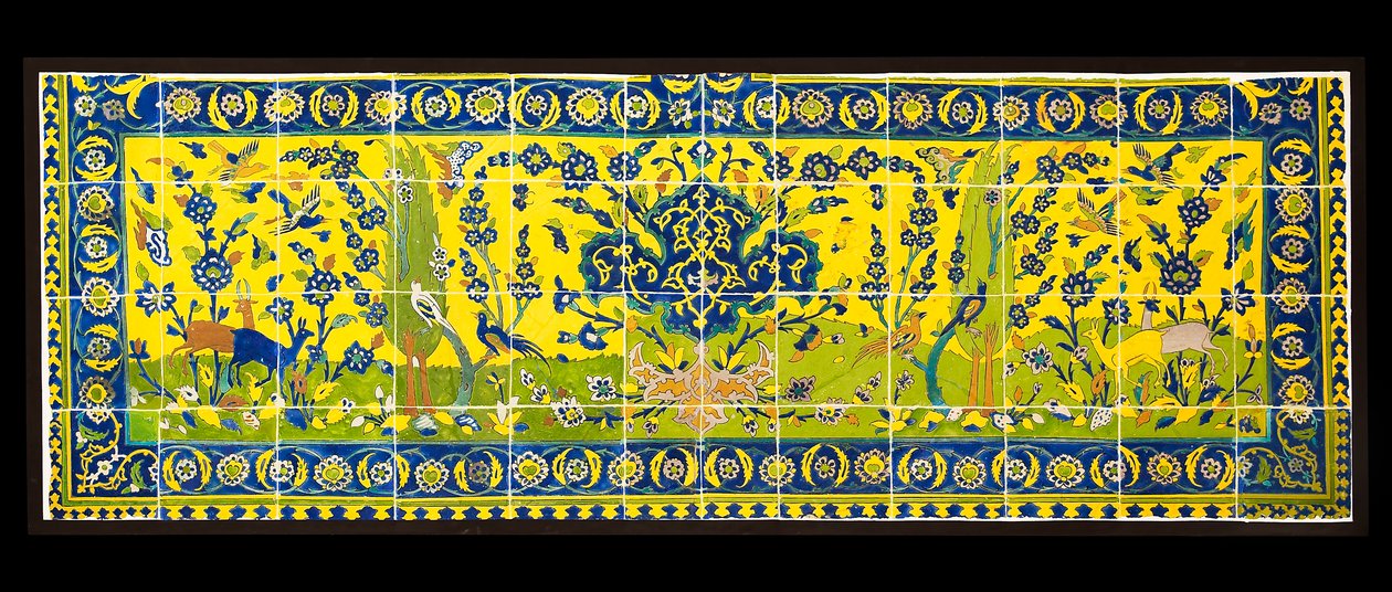 Fliser som viser en naturlig scene, fra Isfahan, Iran, sannsynligvis ca. 1600-tallet (keramikk med polykrom under glasur) av Persian School