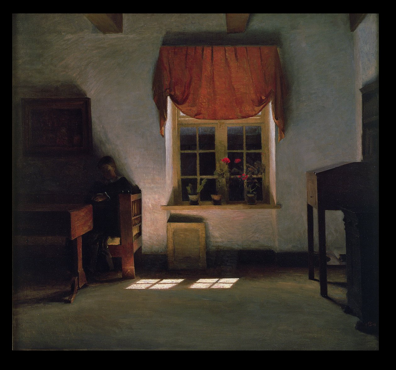 Kvinne leser i et solbelyst interiør av Peter Vilhelm Ilsted