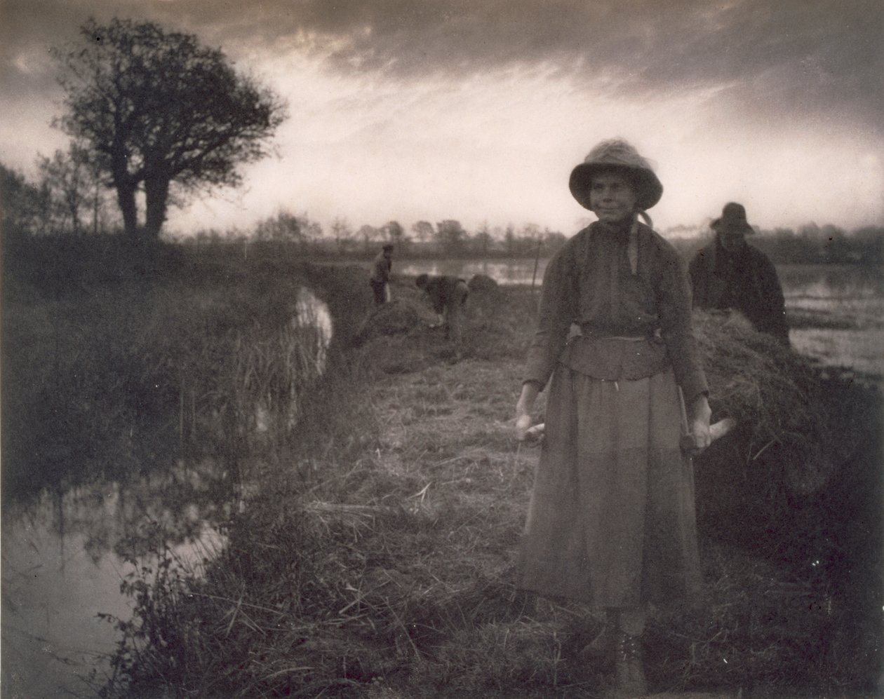 Poling the Marsh Hay, Life and Landscape on the Norfolk Broads, 1886 av Peter Emerson und Thomas Goodall