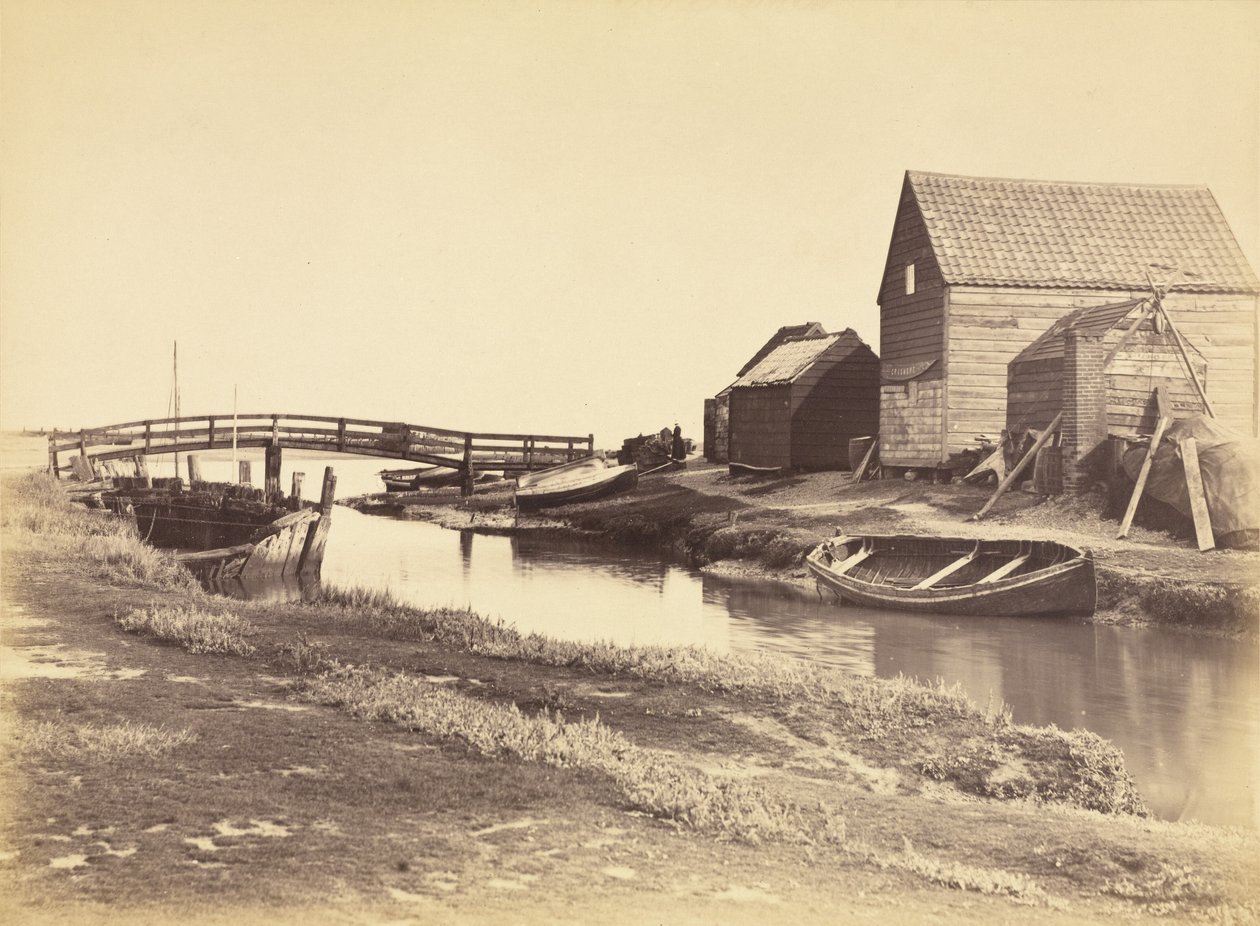 Tidevannsbekk og gamle lagerbygninger sør for Southwold, Suffolk av Peter Henry Emerson
