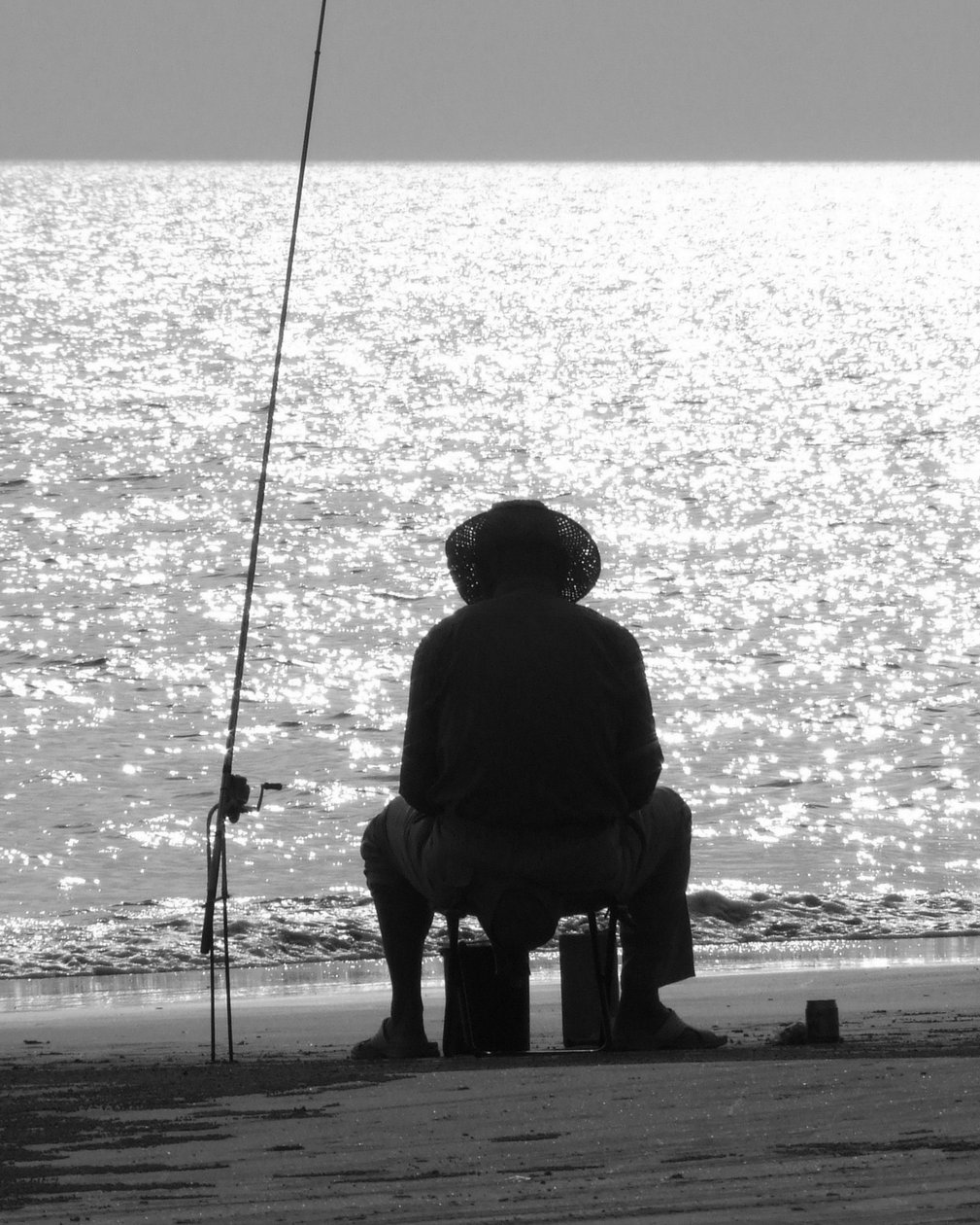 FISHING SANYA BEACH... KINA, 2008, (FOTO) av Peter McClure