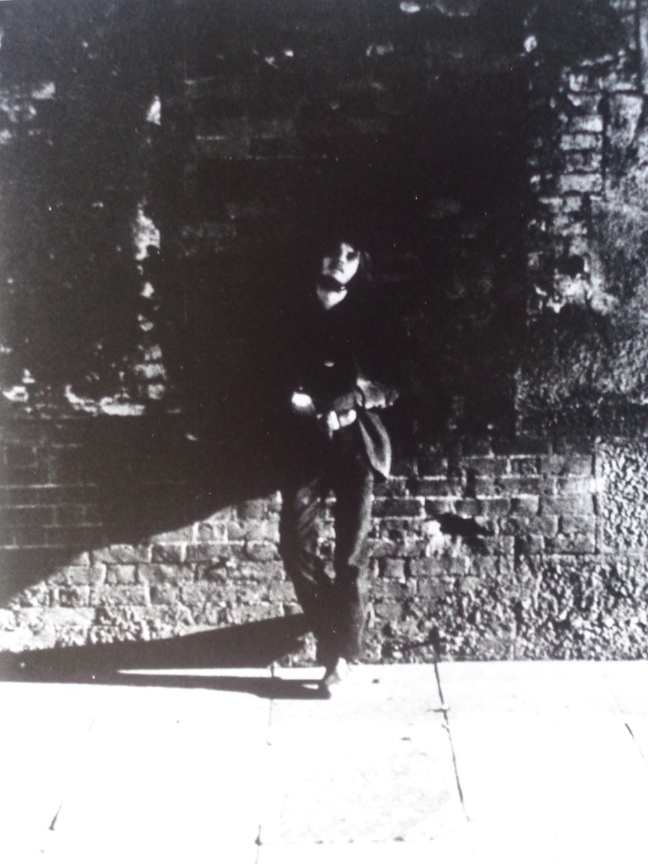 VINTAGE B&W PHOTO No.7, 1974 (FOTO) av Peter McClure