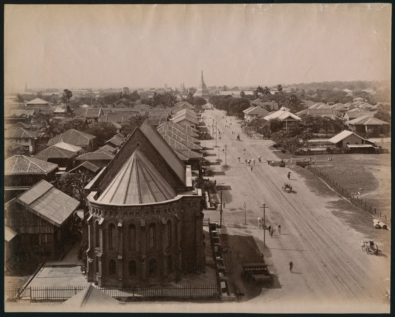 Utsikt over Rangoon, Burma, ca. 1880 (albumtrykk) av Philip Adolphe Klier