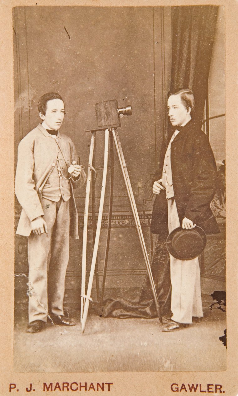 Dobbelt selvportrett av Philip J. Marchant