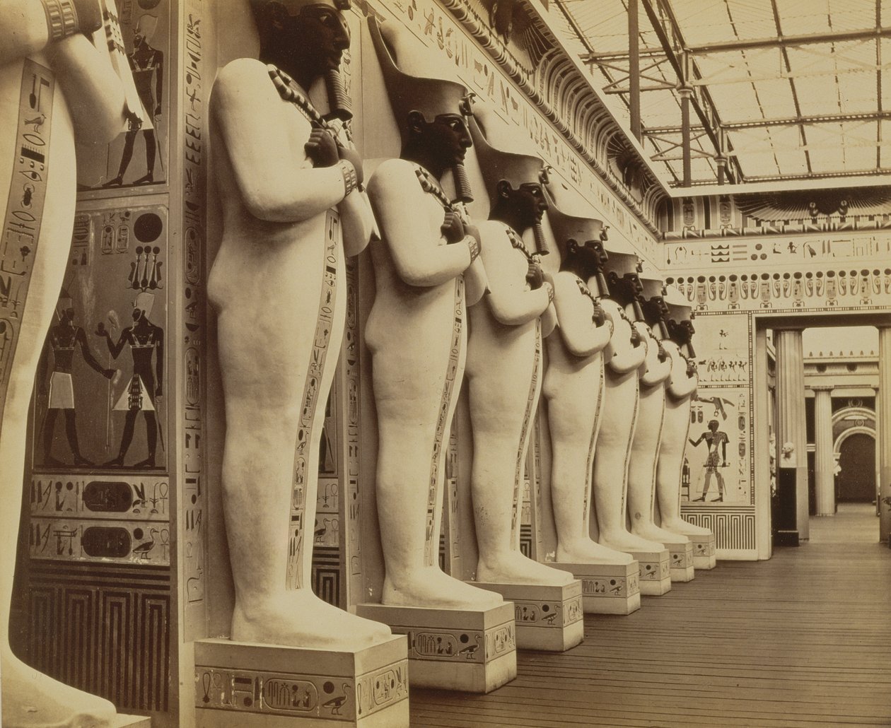 Egypt Court og fasaden til Hall of the Colossi, Crystal Palace, Sydenham, 1854 av Philip Henry Delamotte
