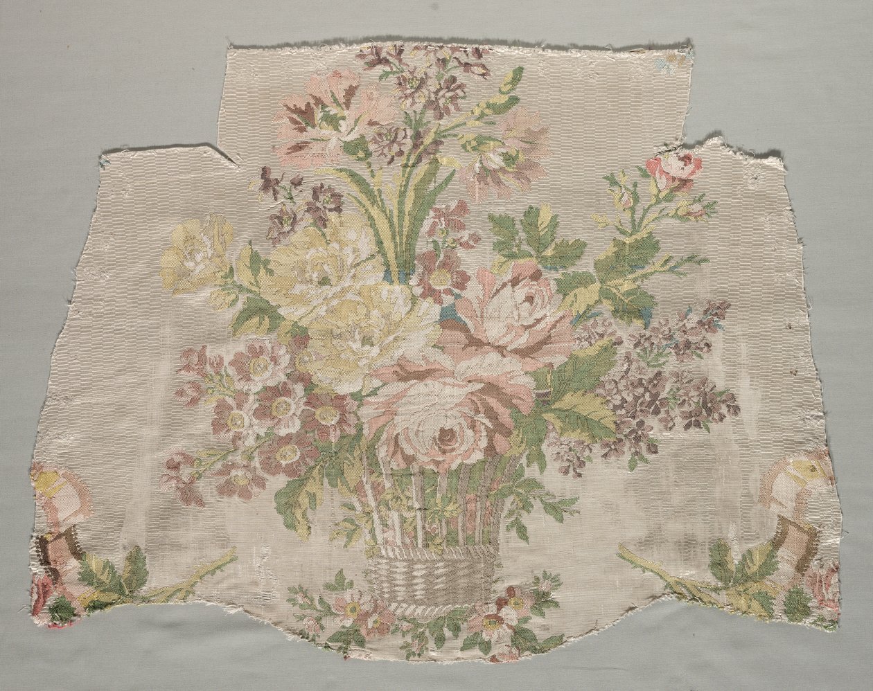 Silkefragment, del av panel kalt The Flower Basket, 1770. av Philippe de Lasalle
