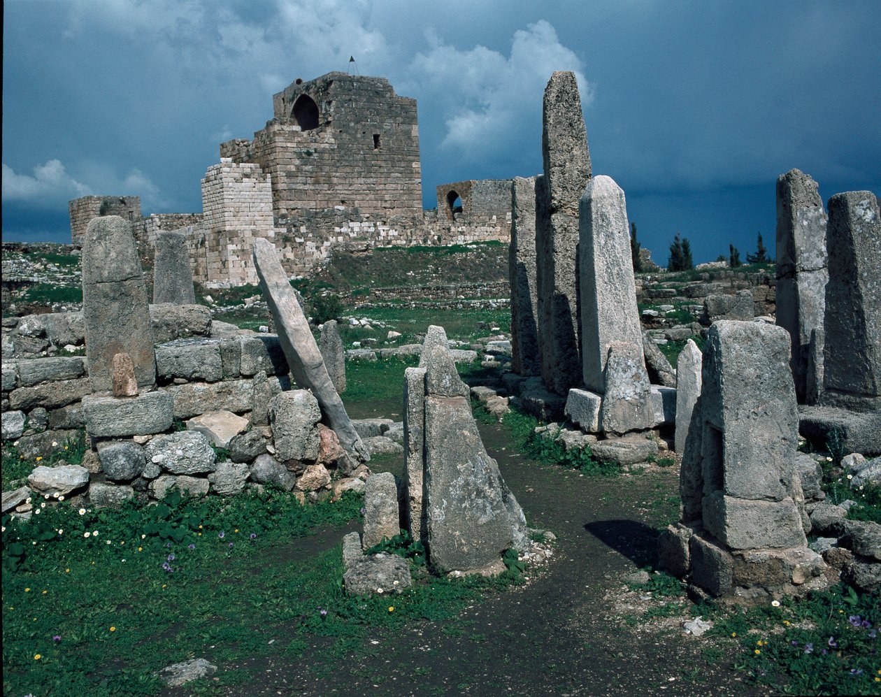 Korsfarerfortet og Obeliskenes tempel av Phoenician Phoenician
