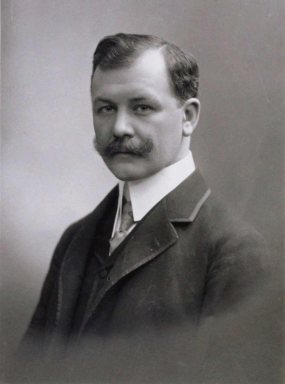 Portrett av komponisten Franz Lehár 1870-1948. av Photo studio C. Pietzner.