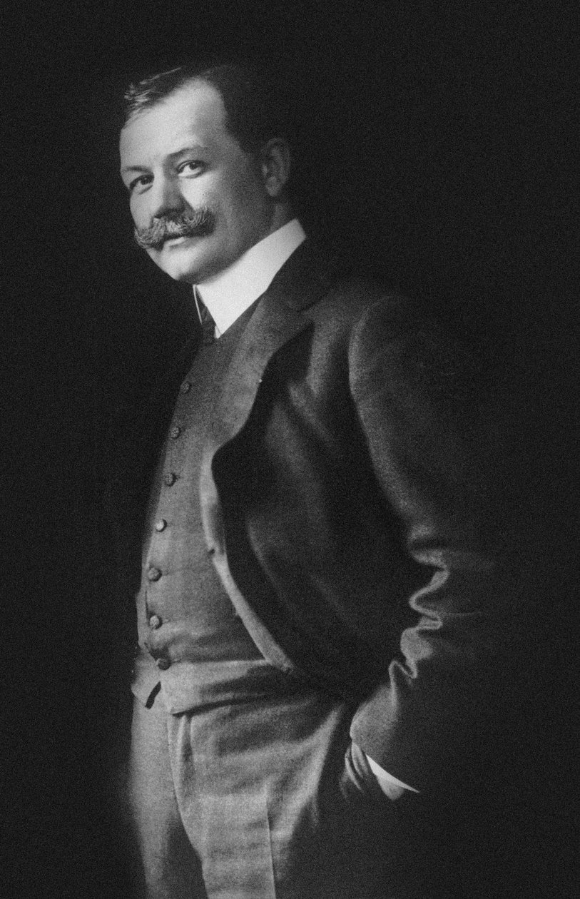 Portrett av komponisten Franz Lehár 1870-1948. av Photo studio E. Bieber.