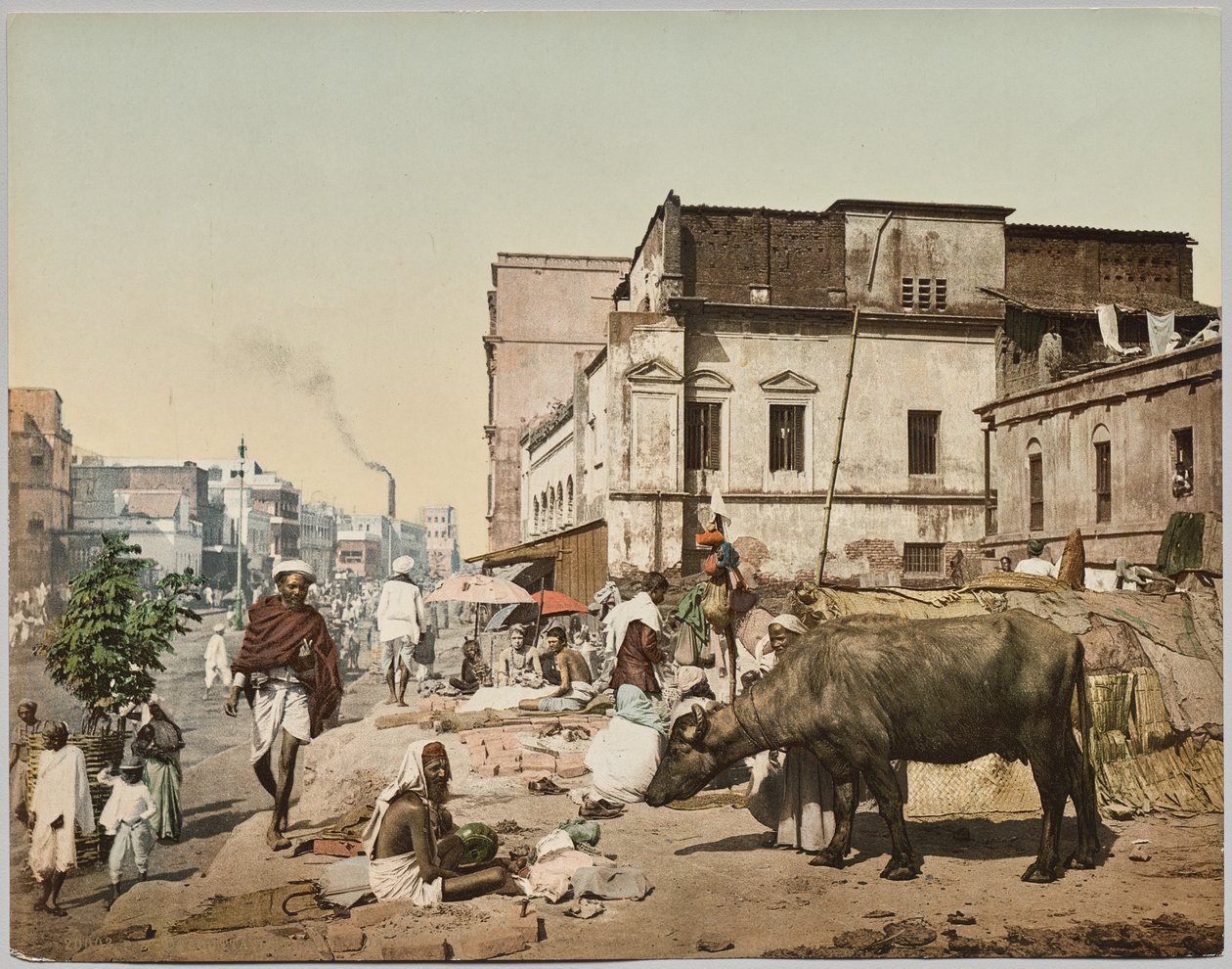 India. Calcutta. Harrison Road I med Group of Jogees, etter bilde av Dr. Kurt Boeck av Photoglob Co. (Zurich, active c. 1890 1910)