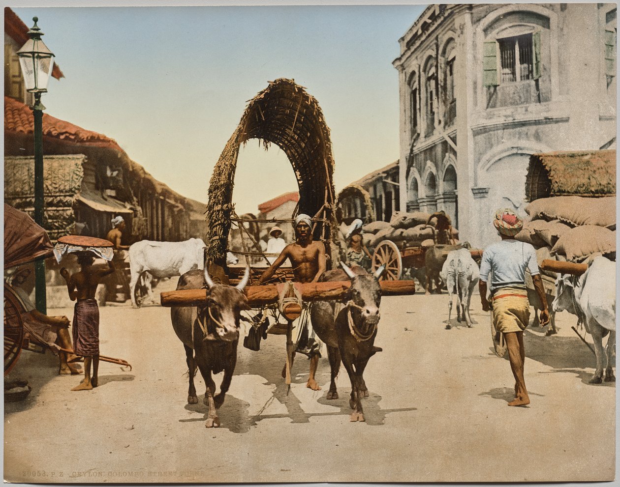 India. Ceylon. Colombo. Gatescene, etter bilde av Dr. Kurt Boeck av Photoglob Co. (Zurich, active c. 1890 1910)