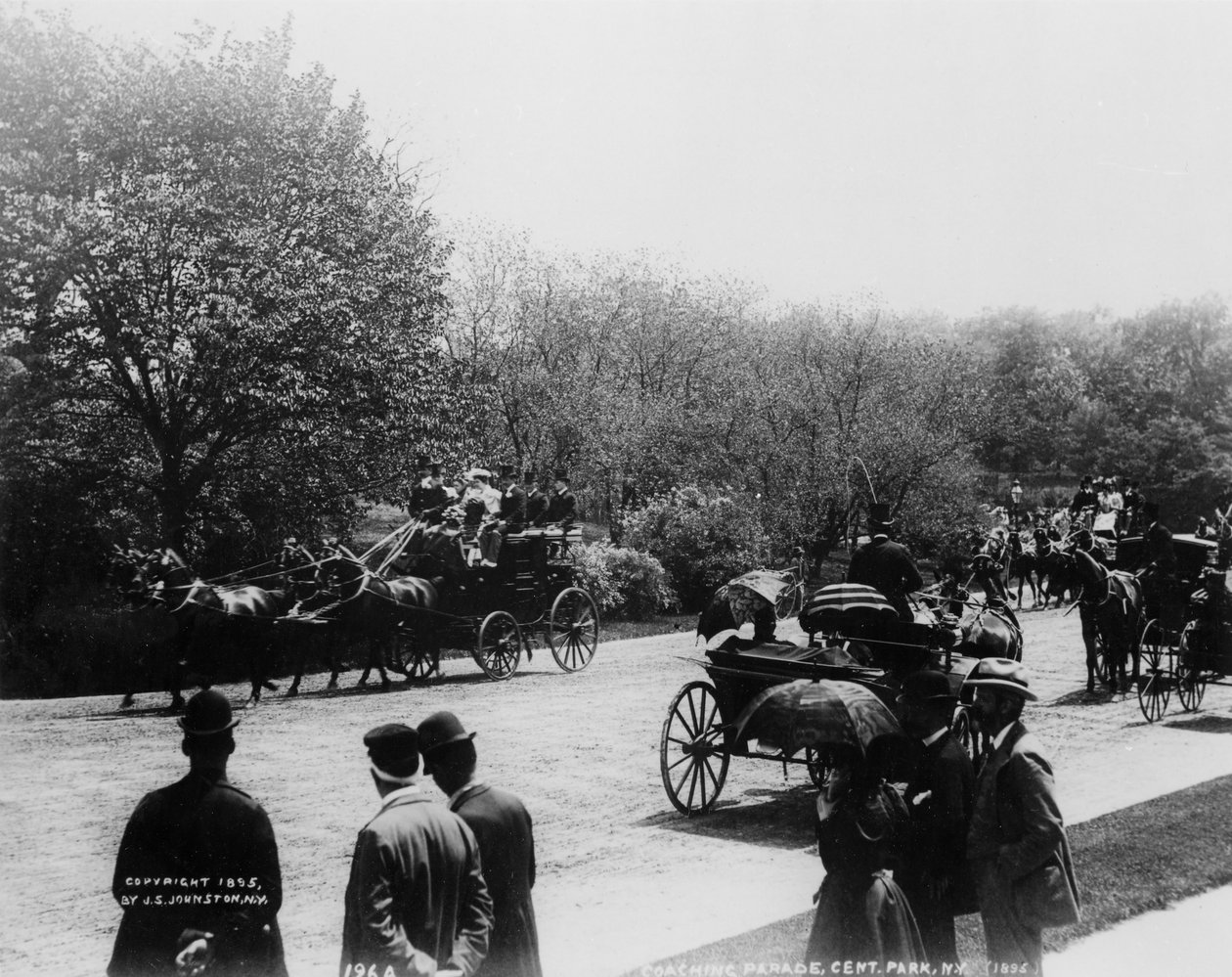 Coaching, Central Park (s/hvitt bilde) av Photographer American