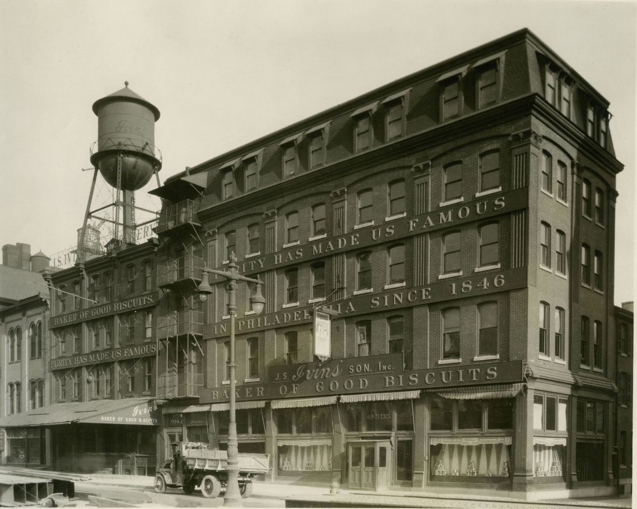 J. S. Ivins Son Inc. - Baker of Good Biscuits (s/hvitt-bilde) av Photographer American