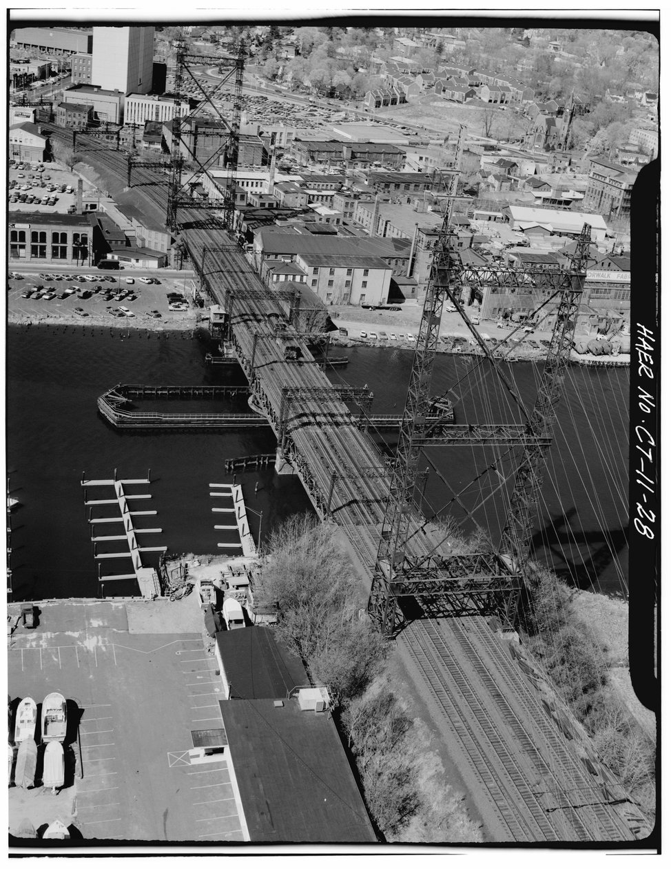 Norwalk River Bridge, Norwalk, Connecticut (s/hvitt-bilde) av Photographer American